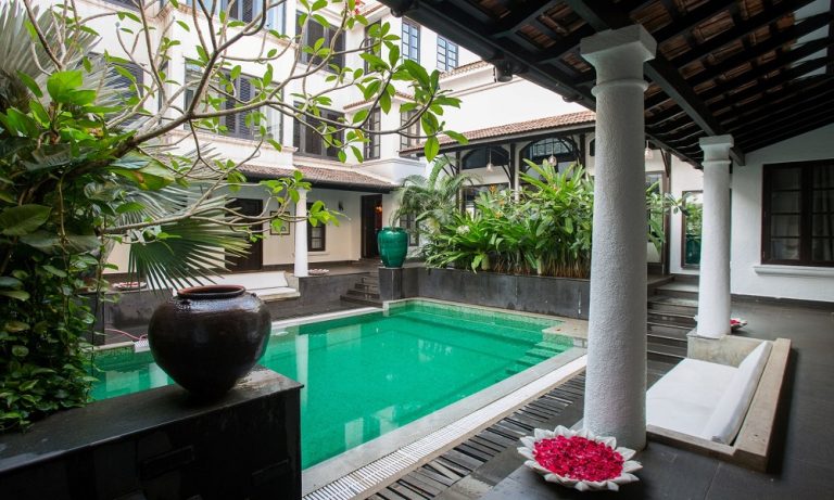 Benefits You Reap When You Decide to Have an Amazing Custom Pool Built on Your Property